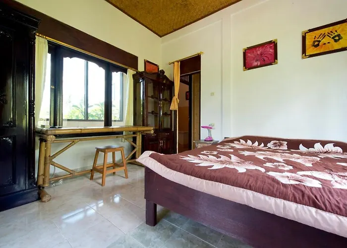 Dr Philo Art Sawah Bed & Breakfast